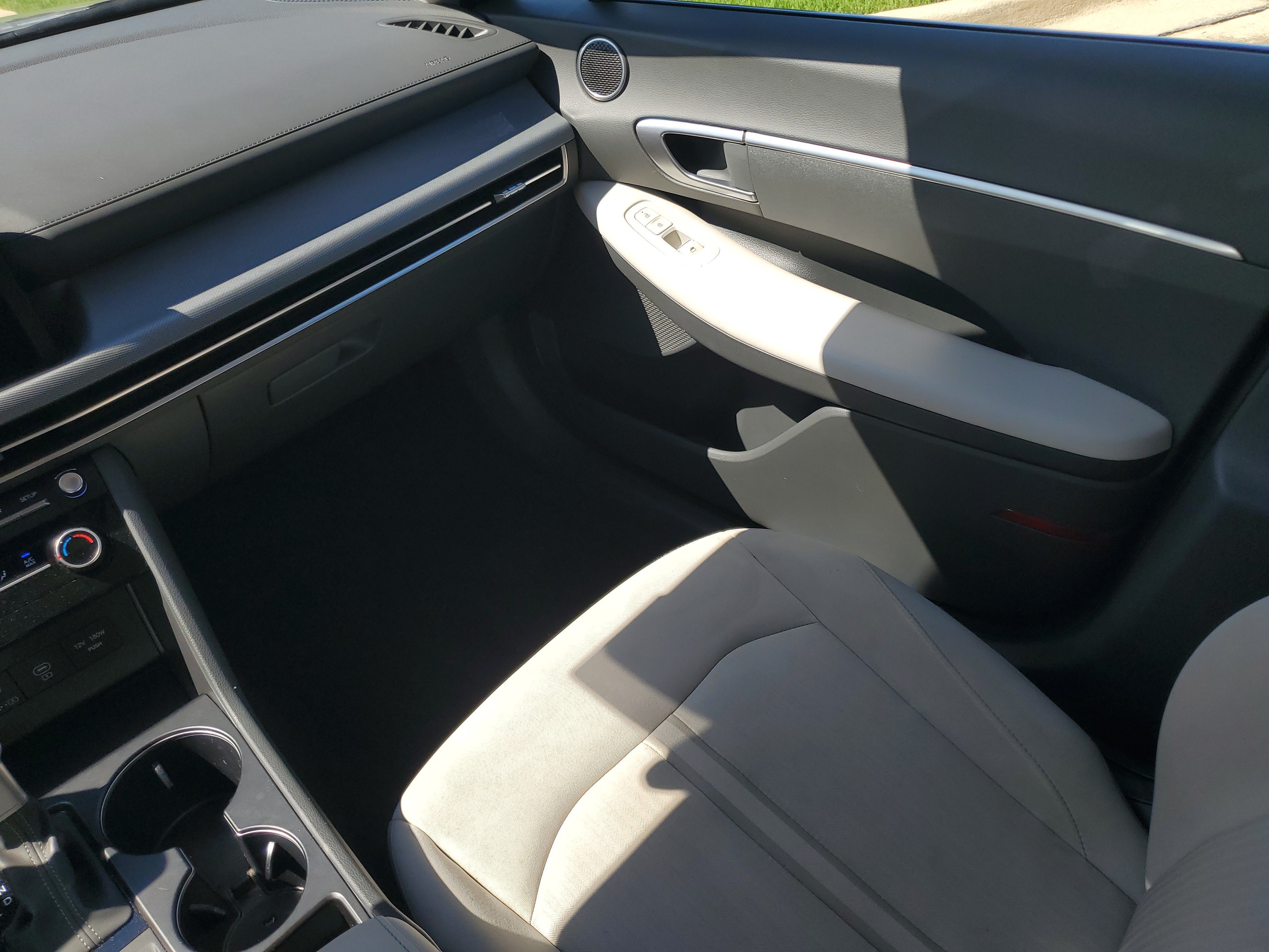 Used 2025 Hyundai Sonata SE FWD image 30