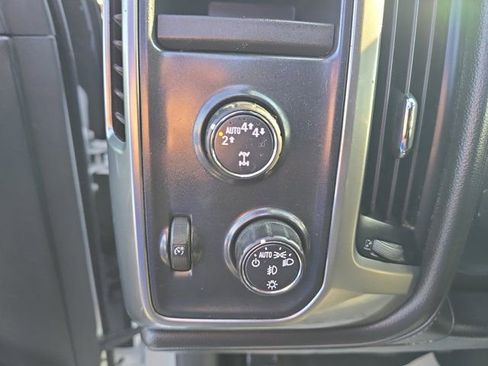 Used 2018 Chevrolet Silverado 1500 LTZ image 24