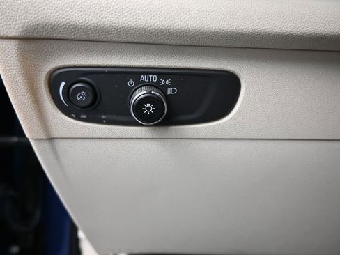 Used 2023 Buick Envision Preferred image 34