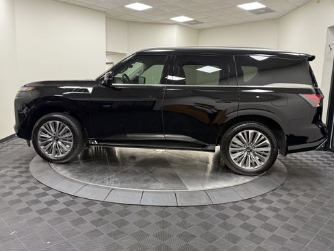 Certified 2026 INFINITI QX80 Luxe w/ Cargo Package RWD image 4