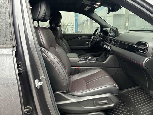 Used 2025 Honda Pilot Black Edition image 29