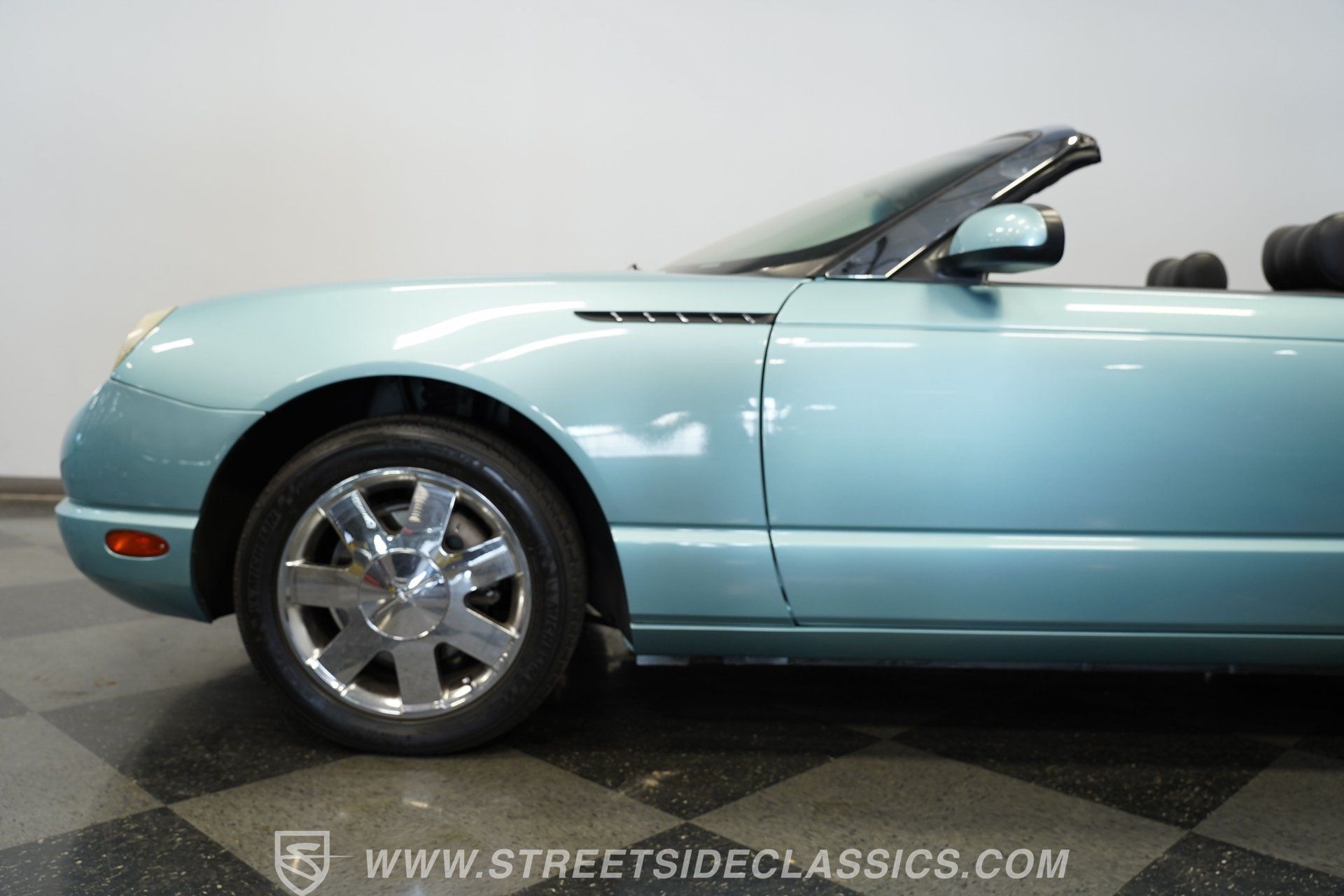 Used 2002 Ford Thunderbird RWD image 34