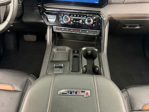 Used 2024 GMC Sierra 2500 AT4 w/ AT4 Preferred Package image 17