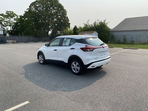 Used 2022 Nissan Kicks S image 8