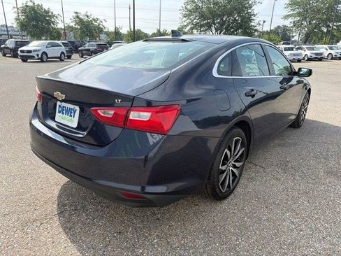 Used 2016 Chevrolet Malibu LT w/ Leather Package FWD image 5