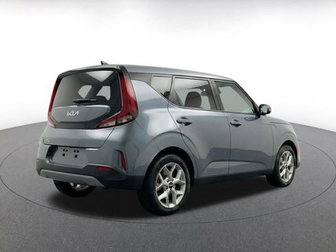 Used 2025 Kia Soul LX w/ LX Technology Package FWD image 11