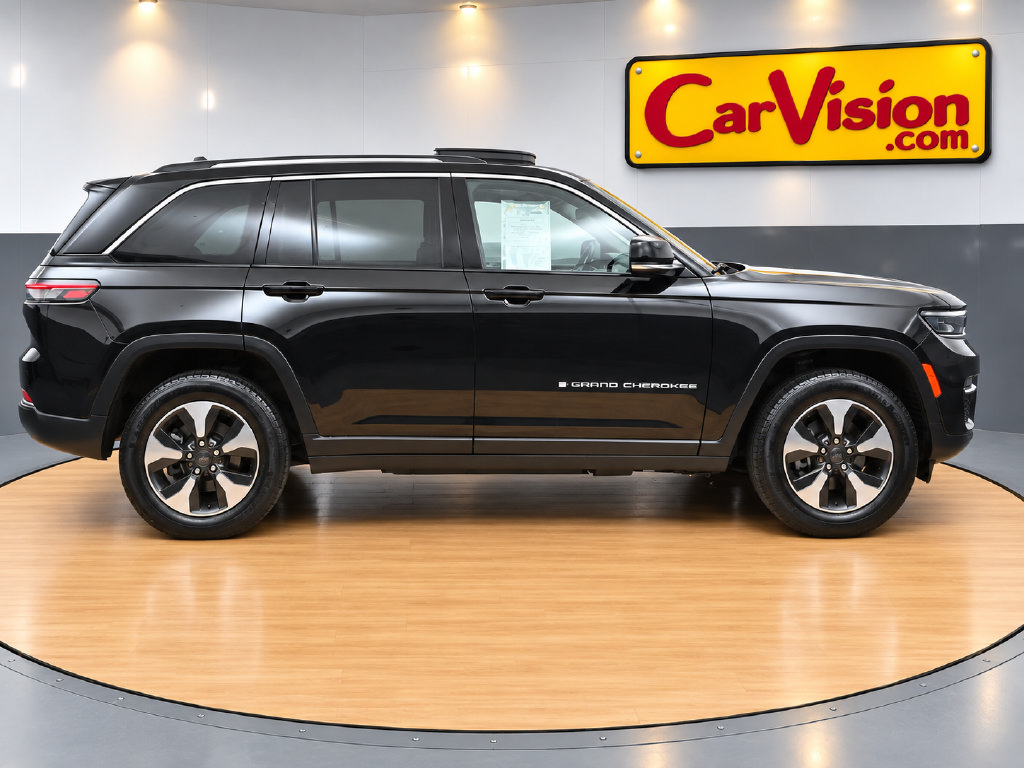 Used 2023 Jeep Grand Cherokee 4WD 4xe image 4