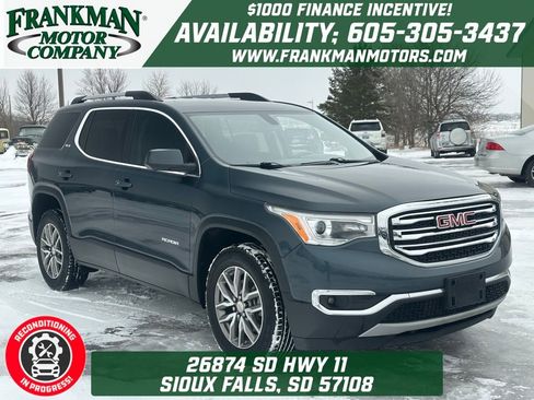 Used 2019 GMC Acadia SLE image 1