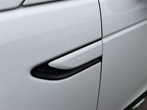 Used 2020 Land Rover Discovery Sport SE AWD/4WD image 34