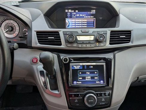 Used 2016 Honda Odyssey Touring Elite image 14