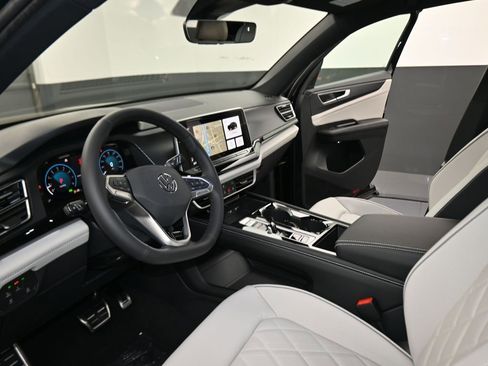 New 2026 Volkswagen Atlas Cross Sport SEL Premium R-Line AWD/4WD image 38