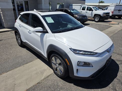 Used 2021 Hyundai Kona Limited w/ Cargo Package FWD image 8