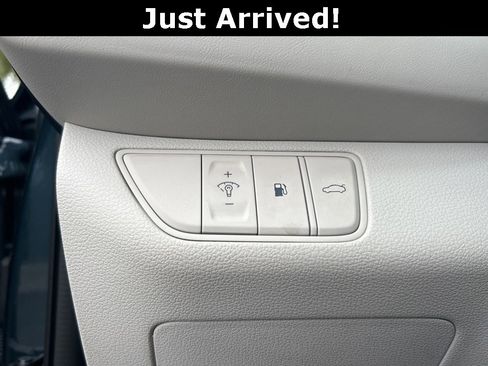 Used 2024 Genesis G70 2.5T image 12