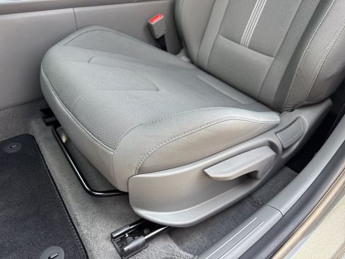 Certified 2026 Hyundai Elantra SE FWD image 12