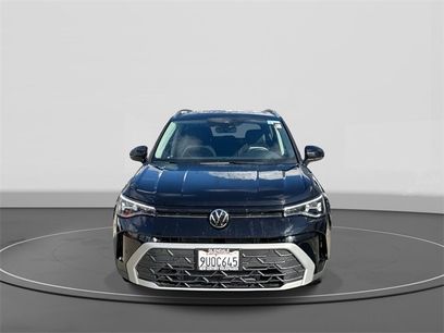 Certified 2025 Volkswagen Taos SE w/ Panoramic Sunroof Package