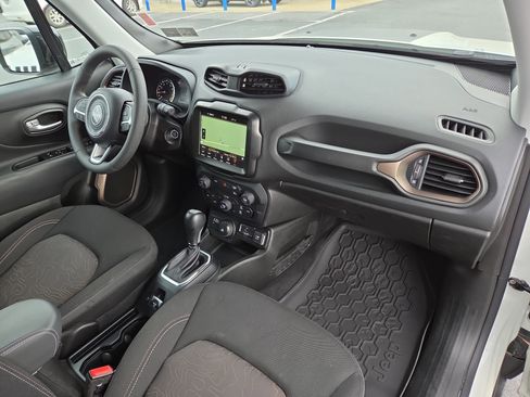 Certified 2023 Jeep Renegade Latitude AWD/4WD image 19