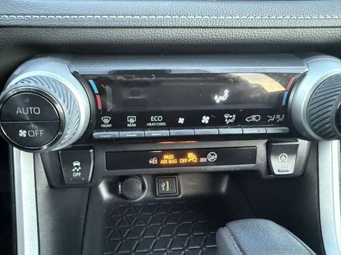 Used 2025 Toyota RAV4 XLE image 34