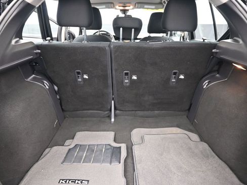 Used 2024 Nissan Kicks SV image 31