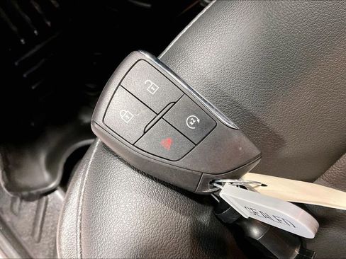 Used 2025 Chevrolet Colorado LT w/ LT Convenience Package image 13