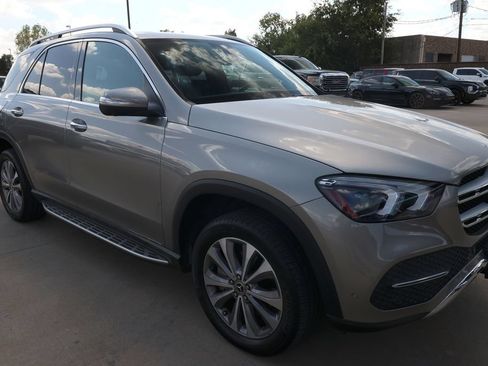 Used 2020 Mercedes-Benz GLE 350 4MATIC image 3