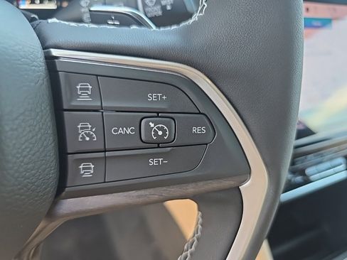 New 2025 Jeep Grand Cherokee Limited image 25