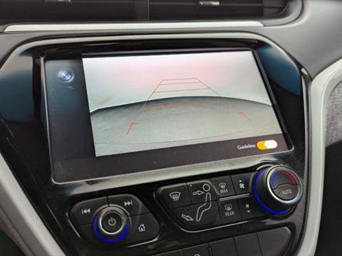Used 2019 Chevrolet Bolt LT FWD image 27