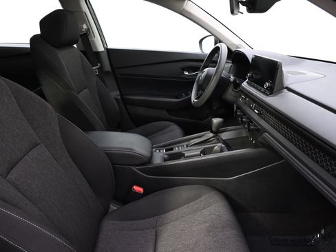 Used 2023 Honda Accord EX image 16