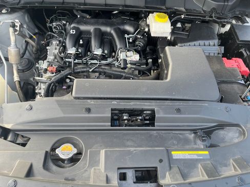 Used 2025 Nissan Pathfinder SV AWD/4WD image 30