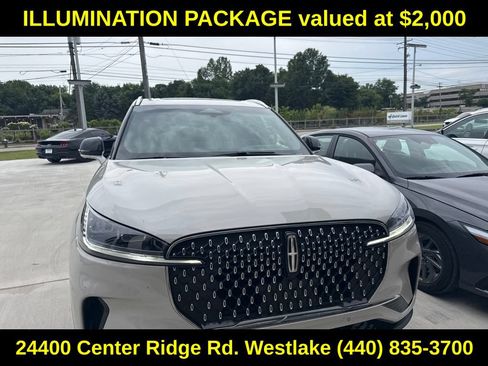 Used 2025 Lincoln Aviator Reserve w/ Illumination Package AWD/4WD image 3