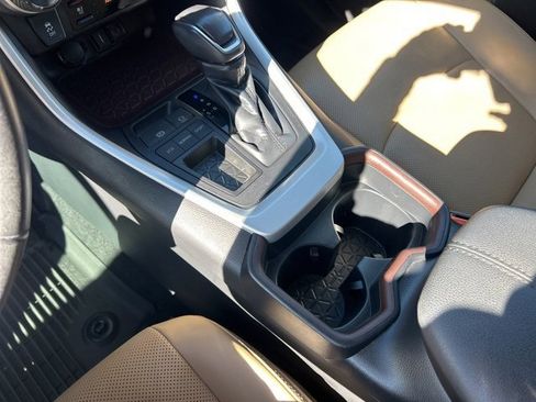 Used 2020 Toyota RAV4 Limited image 24