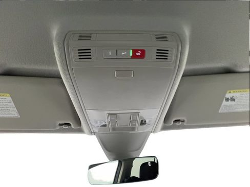 Used 2024 Volkswagen Tiguan SE FWD image 43