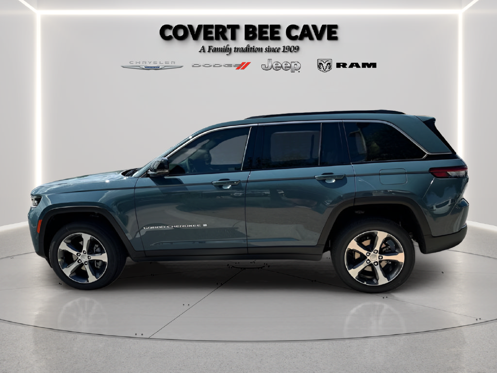 New 2026 Jeep Grand Cherokee Limited w/ Luxury Tech Group II RWD image 10