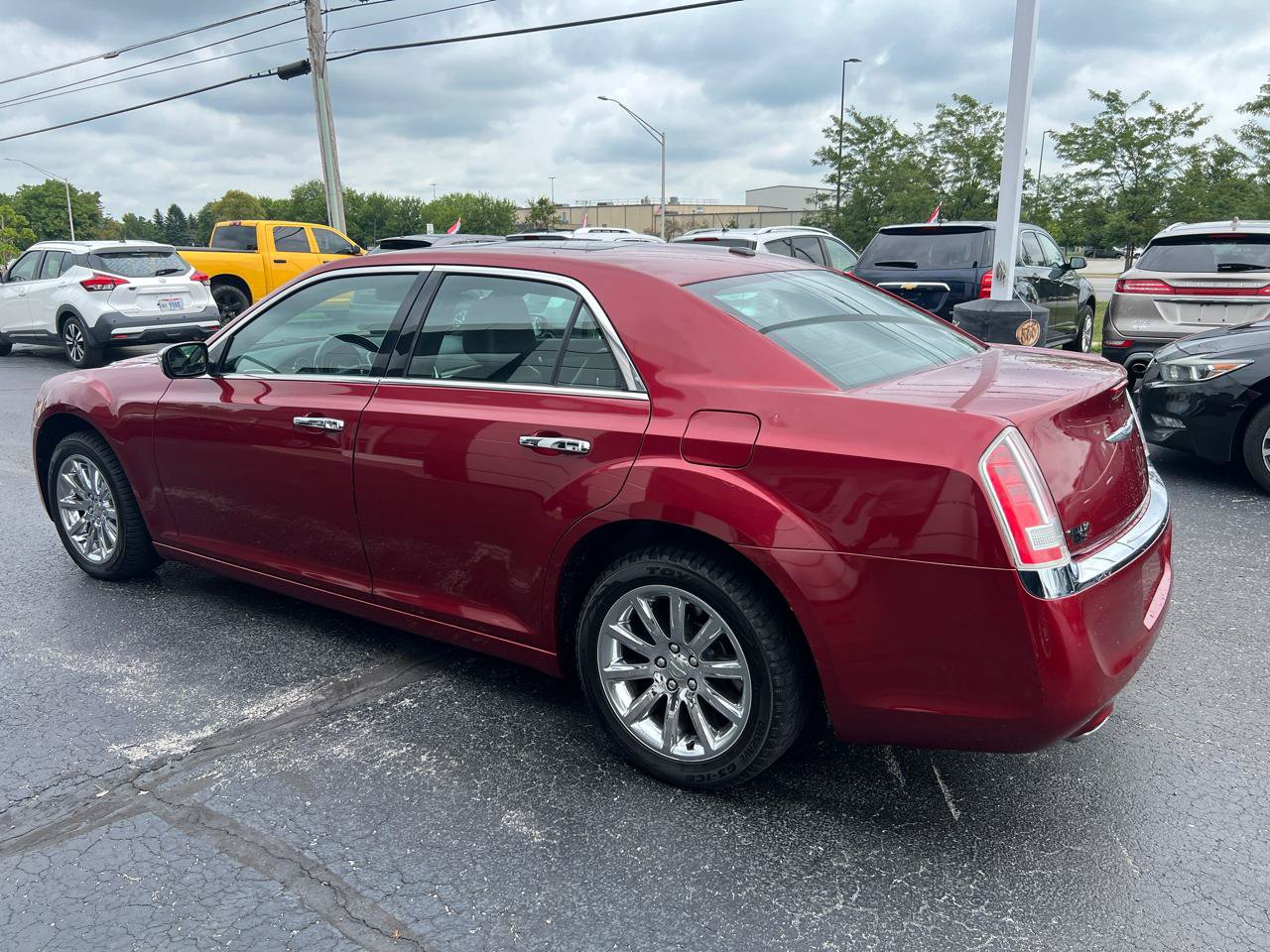 Used 2014 Chrysler 300 C RWD image 3