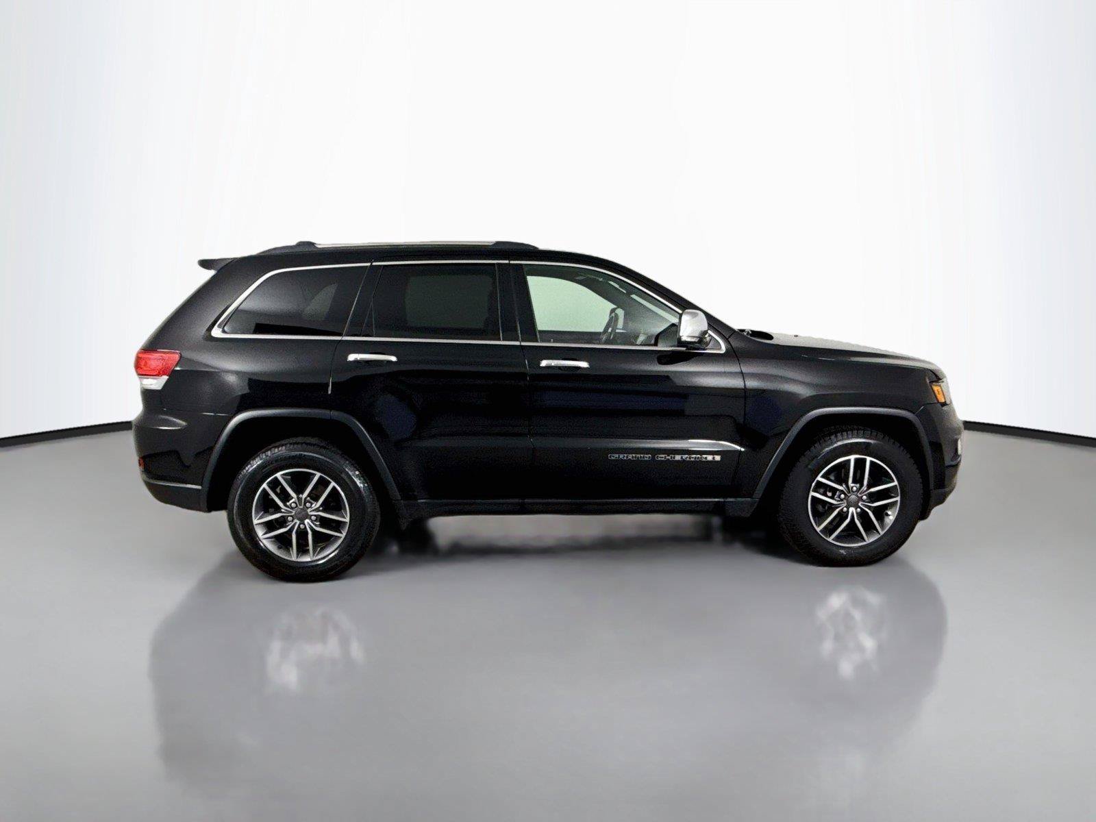 Used 2019 Jeep Grand Cherokee Limited w/ Luxury Group II AWD/4WD image 18