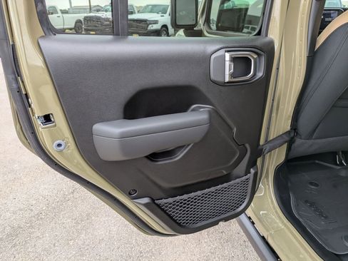 New 2026 Jeep Gladiator Willys AWD/4WD image 14