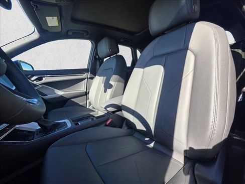 New 2025 Audi Q3 2.0T Premium image 16