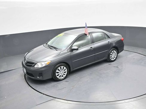 Used 2013 Toyota Corolla LE FWD image 26