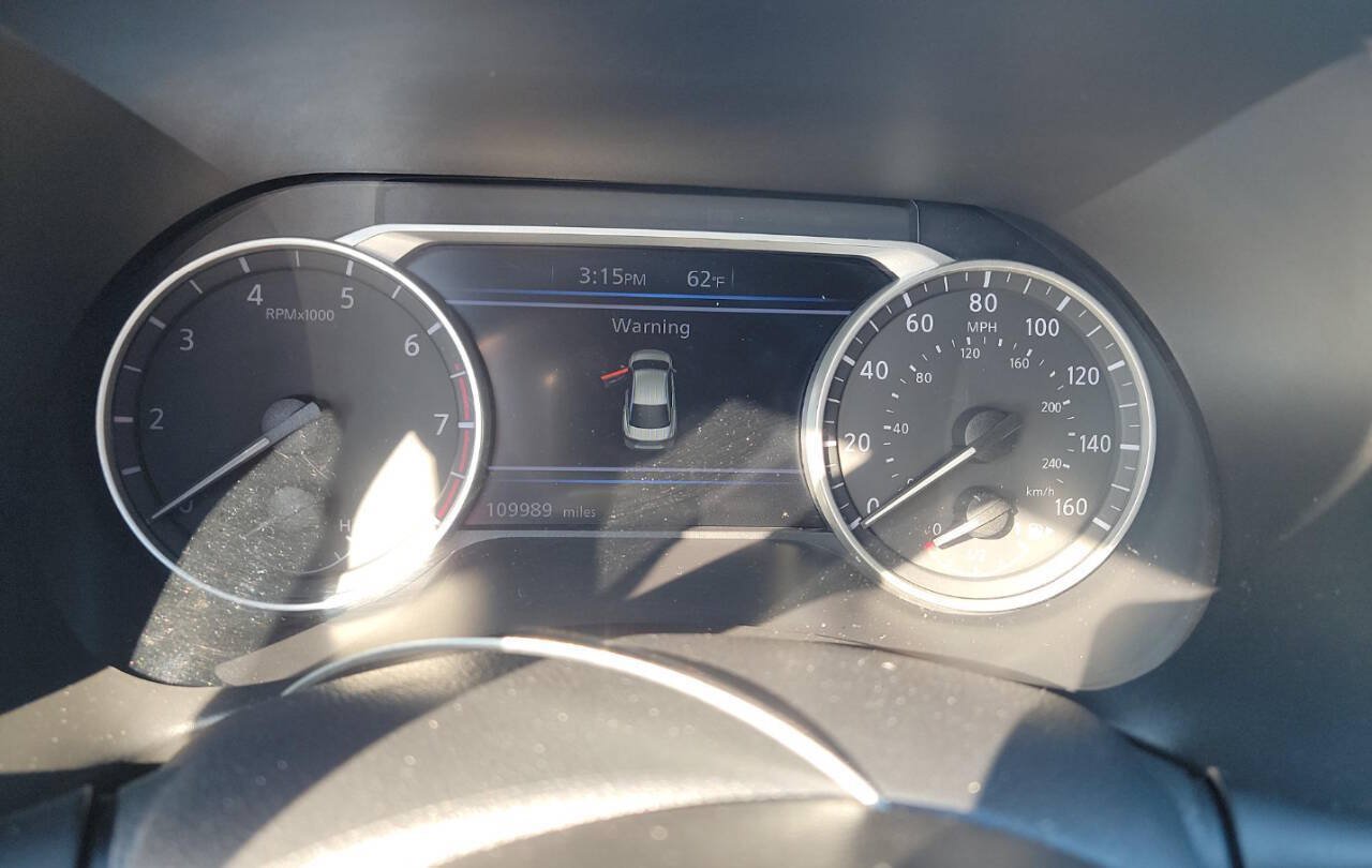 Used 2023 Nissan Sentra SR w/ Electronics Package FWD image 13