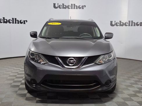 Used 2017 Nissan Rogue Sport SV image 2