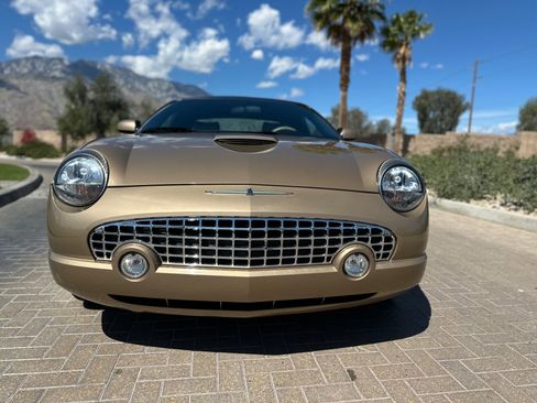 Used 2005 Ford Thunderbird Deluxe RWD image 28