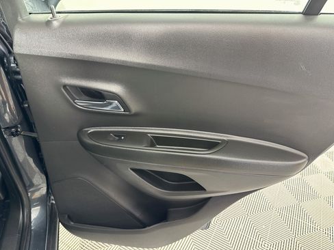 Used 2021 Chevrolet Trax LS FWD image 24
