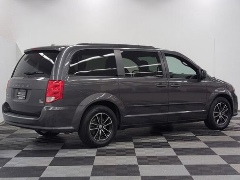 Used 2017 Dodge Grand Caravan GT FWD image 7