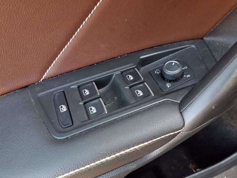 Used 2024 Volkswagen Tiguan SEL R-Line AWD/4WD image 19