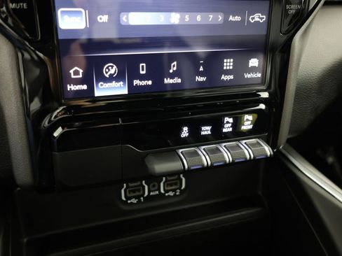 Used 2023 RAM 1500 Laramie AWD/4WD image 30