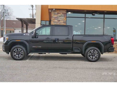 Used 2022 GMC Sierra 2500 AT4 w/ Snow Plow Prep/Camper Package image 6