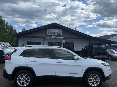 Used 2014 Jeep Cherokee Latitude AWD/4WD image 7