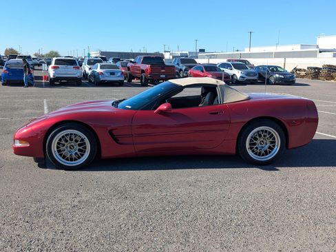 Used 2004 Chevrolet Corvette Convertible w/ Preferred Equipment Group image 2