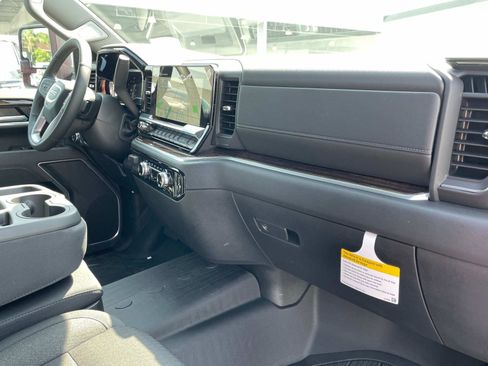 New 2025 GMC Sierra 2500 SLE w/ SLE Value Package; image 29