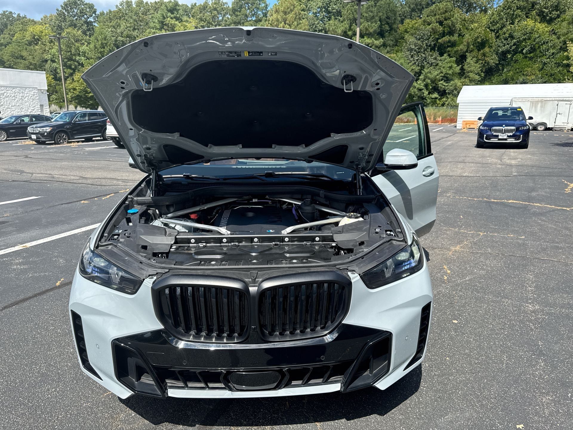 Used 2025 BMW X5 xDrive40i w/ M Sport Package AWD/4WD image 43