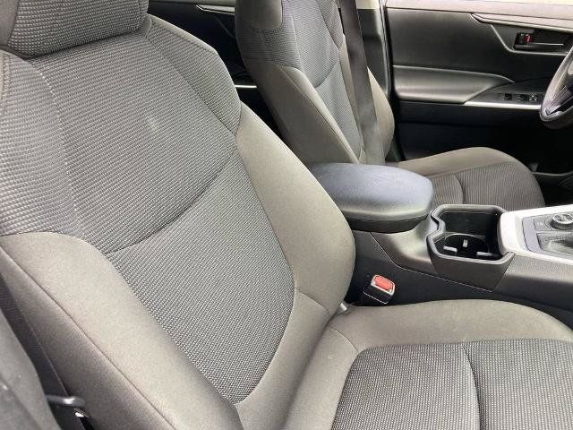Used 2024 Toyota RAV4 LE AWD/4WD image 22